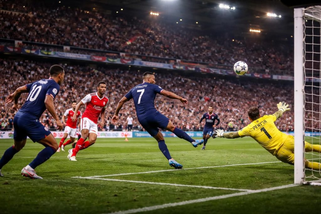 découvrez le résumé complet du match reims vs psg avec tous les buts marquants et les actions décisives qui ont rythmé la rencontre.